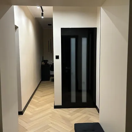 アパート Harison Rynek ブンツラウ